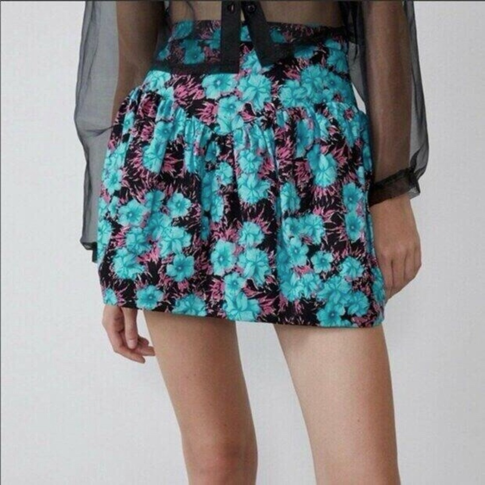Zara NWT Retro Bubble Floral Mini Skirt XS
